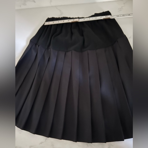Rhonda Maternity black pleated skirt - Picture 10 of 14
